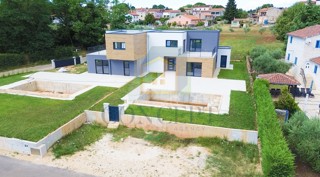 Poreč, dintorni, Moderna doppia casa con piscina, 10 km dal mare