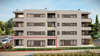 Poreč, dintorni, Appartamento al piano terra con 3 camere da letto e giardino, a 3 km dal mare