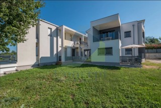 Poreč, dintorni, Moderna casa appartamento con vista mare, 5 km dal mare