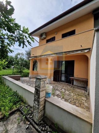 Poreč, dintorni, Casa familiare doppia con giardino, a 2 km dal mare