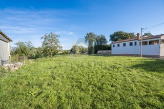 Poreč, dintorni, Terreno edificabile in posizione tranquilla, 14 km dal mare