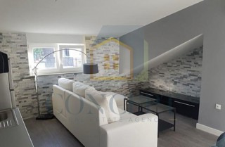 Poreč, Funtana, Appartamento al 3° piano con vista mare, 200 m dal mare