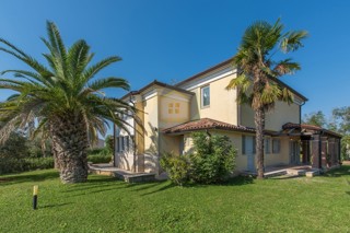 Poreč, zona circostante, Classica villa di lusso in ottima posizione, 1 km dal mare