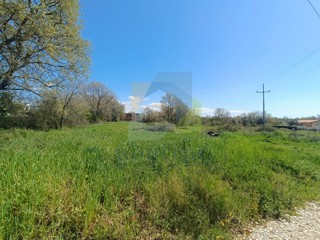 Poreč, dintorni, Terreno edificabile con permesso di costruzione a 4 km dal mare