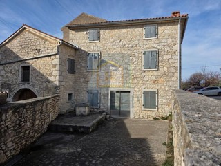 Poreč, Višnjan, dintorni, casa autoctona in pietra parzialmente ristrutturata, 10 km dal mare