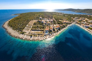 Terreno edificabile con vista sul mare aperto vicino a Rogoznica