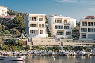 Villa fronte mare in una posizione esclusiva vicino a Rogoznica