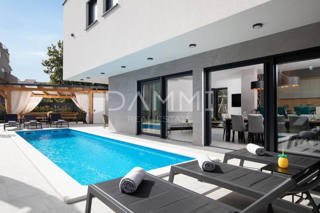 Villa di lusso con piscina a Medulin