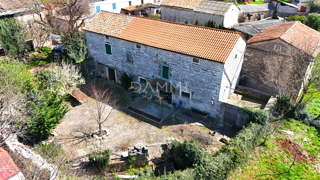 ISTRA, ŽMINJ - Tradizionale casa in pietra con giardino di 700 m2