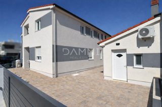 Istra, Šišan - casa, nuova costruzione di qualità, vicinanza alla spiaggia