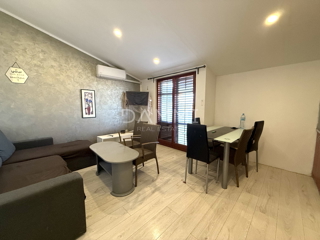 ISTRA, ROVINJ - Appartamento al 2° piano con una camera da letto e parcheggio