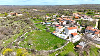 ISTRA, BALE - Terreno edificabile in ottima posizione di 755 m2