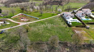 ISTRA, VIŽINADA - Terreno edificabile in posizione tranquilla