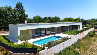 ISTRA, SVETVINČENAT - Villa moderna con piscina e dotazioni di alta qualità nel cuore dell'Istria