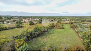 Edificio - terreno agricolo nelle vicinanze di Dignano!