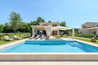 Tinjan, Istria centrale, nuova villa con piscina riscaldata