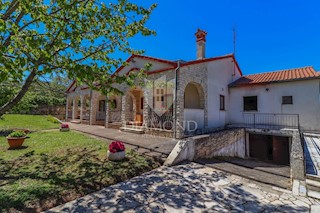 Rovigno, dintorni, bella casa con giardino vicino al mare