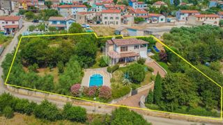 Verteneglio! Casa in pietra con vista mare e piscina!