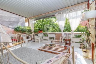 Casa indigena a 100 metri dall'Arena con una bellissima oasi! 