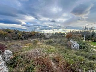 Terreno edificabile con progetto vicino a Dignano