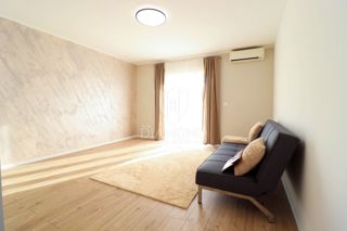 Rovigno, appartamento con due camere da letto e balcone a 100 metri dal mare