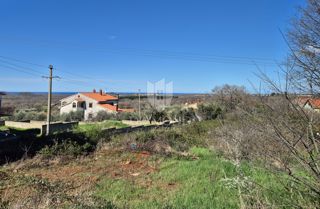 Parenzo, dintorni, terreno con permesso di costruire 5 case in fila