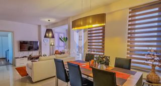 Novigrad, appartamento di 90 m2, prima fila sul mare!