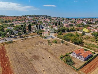 Rovigno, dintorni, terreno in ottima posizione