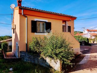 Casa in affitto nel centro di Karojba