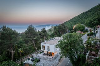 Mošćenička Draga, villa moderna con piscina vicino alla spiaggia