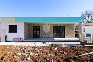Moderna casa su un unico livello con piscina vicino a Parenzo e al mare!