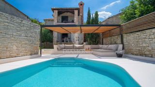 Parenzo, dintorni, Casa in pietra ristrutturata con piscina