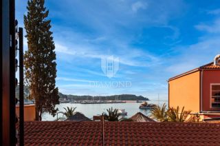 Appartamento in ottima posizione con vista mare, magazino