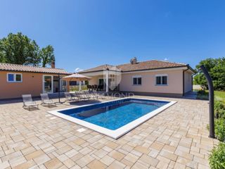 ISTRIA, LABIN, CASA CON AMPIO TERRENO EDIFICABILE