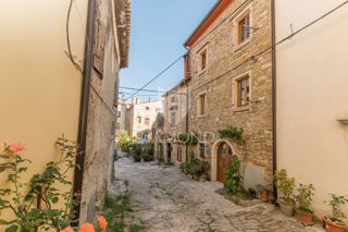 Buie, casa in pietra d'Istria