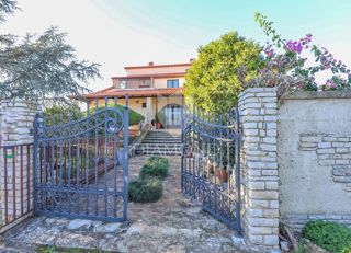 Casa Veli vrh, Pula, 340m2
