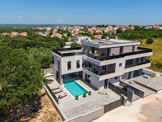 Elegante villa moderna con vista sul mare e Brioni