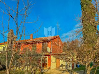 Casa istriana con 2 appartamenti vicino al confine sloveno
