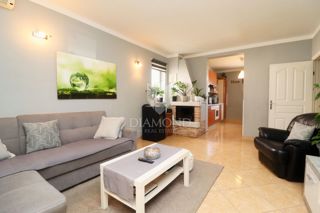 Parenzo, dintorni, appartamento ideale con terrazza e giardino