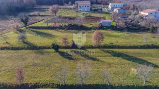 Montona, dintorni, terreno edificabile per la vostra casa!