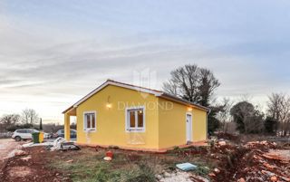 Svetvinčenat, dintorni, graziosa casa con piscina