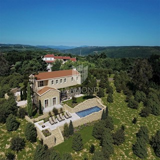 Verteneglio! Villa di lusso con vista mare a tarda ora!