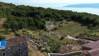 Brseč, terreno edificabile con bellissima vista sul mare
