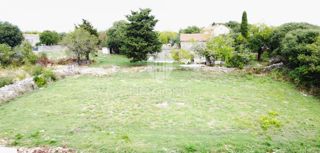 Dintorni di Sv. Lovreč – terreno 1.333 m² con possibilità di frazionamento