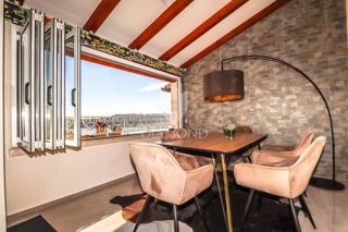 Rovigno, appartamento con vista mare unica