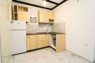 Parenzo, opportunità, appartamento ristrutturato con giardino