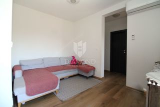 VIŠKOVO, MLADENIĆI – APPARTAMENTO BILOCALE CON PARCHEGGIO