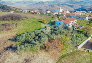 Visinada, terreno edificabile con vista aperta