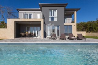 Labin, casa vacanze di nuova costruzione con piscina