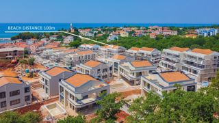 Umago! Villa di lusso a 100 m dal mare!